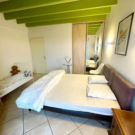 La Maison De La Colline *